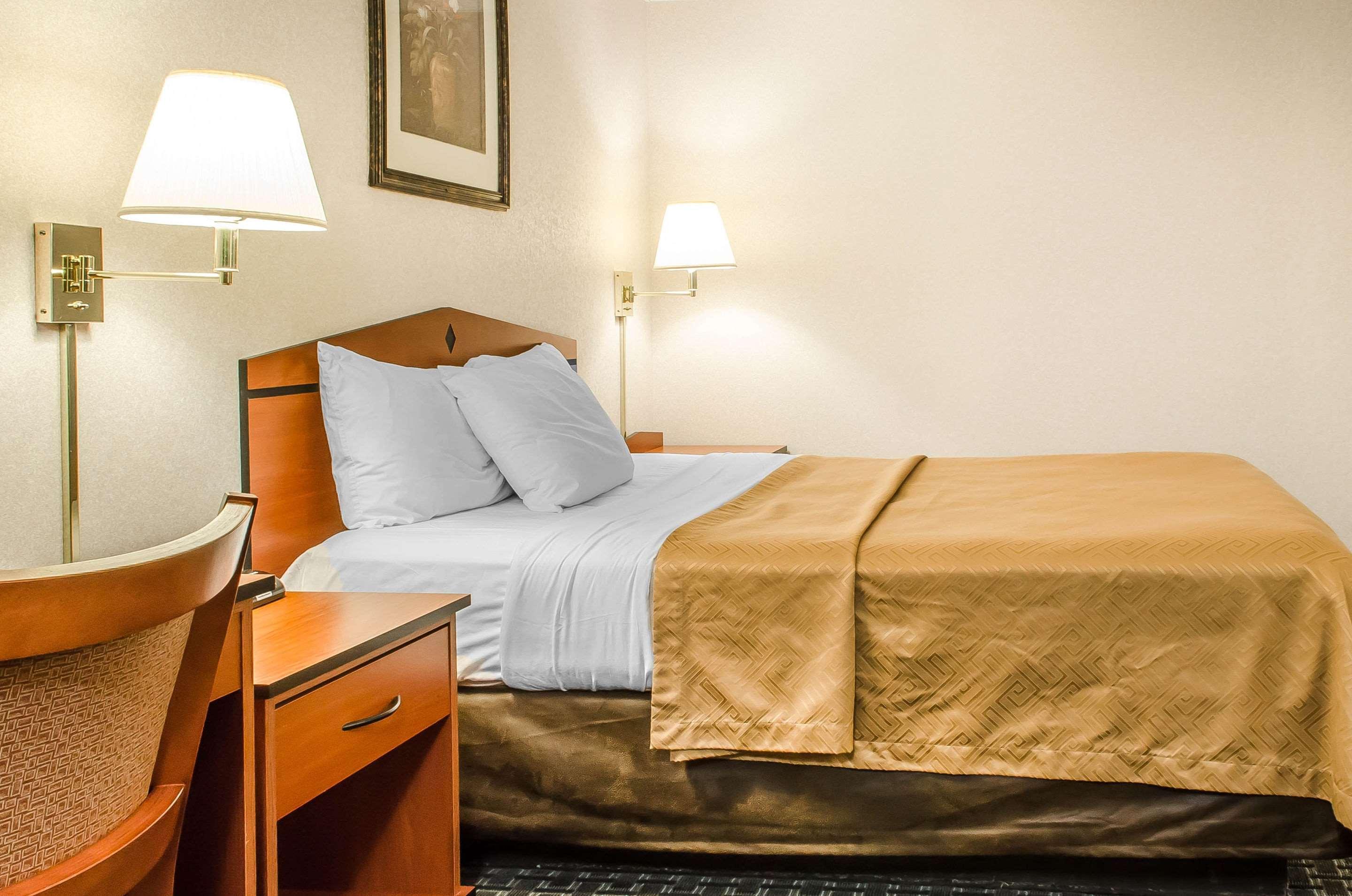 Inn Rodeway - Near State College